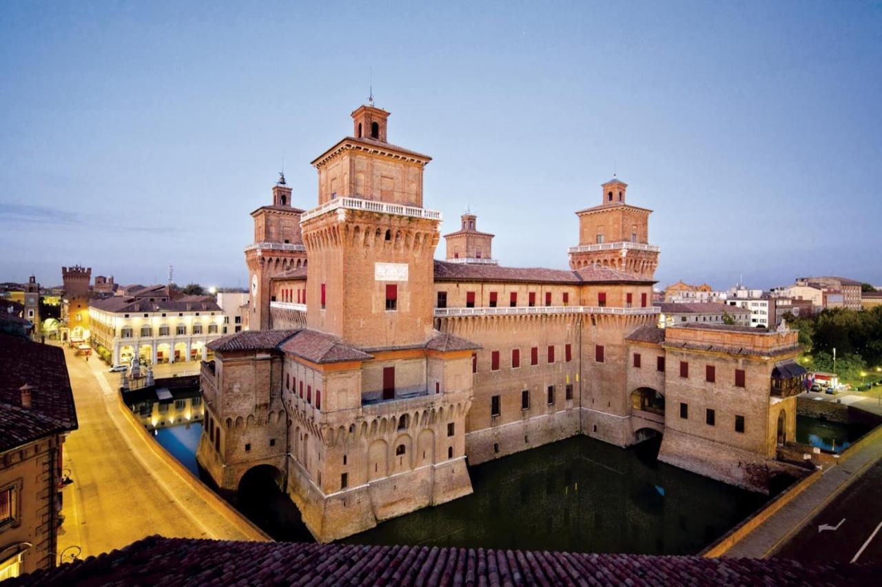 Ferrara Center - Luxury Apartment In Medieval Area With Wi-Fi Экстерьер фото